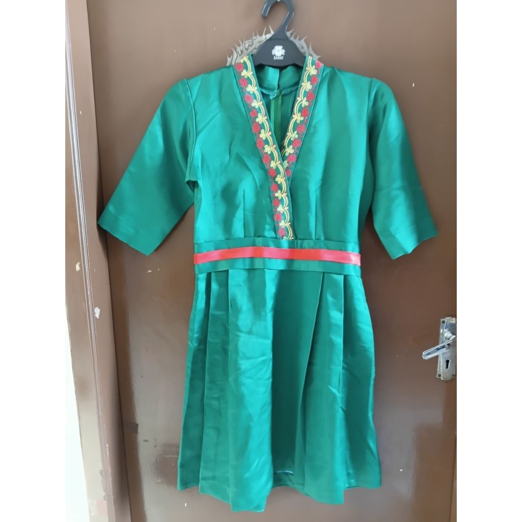 Dress hijau natal