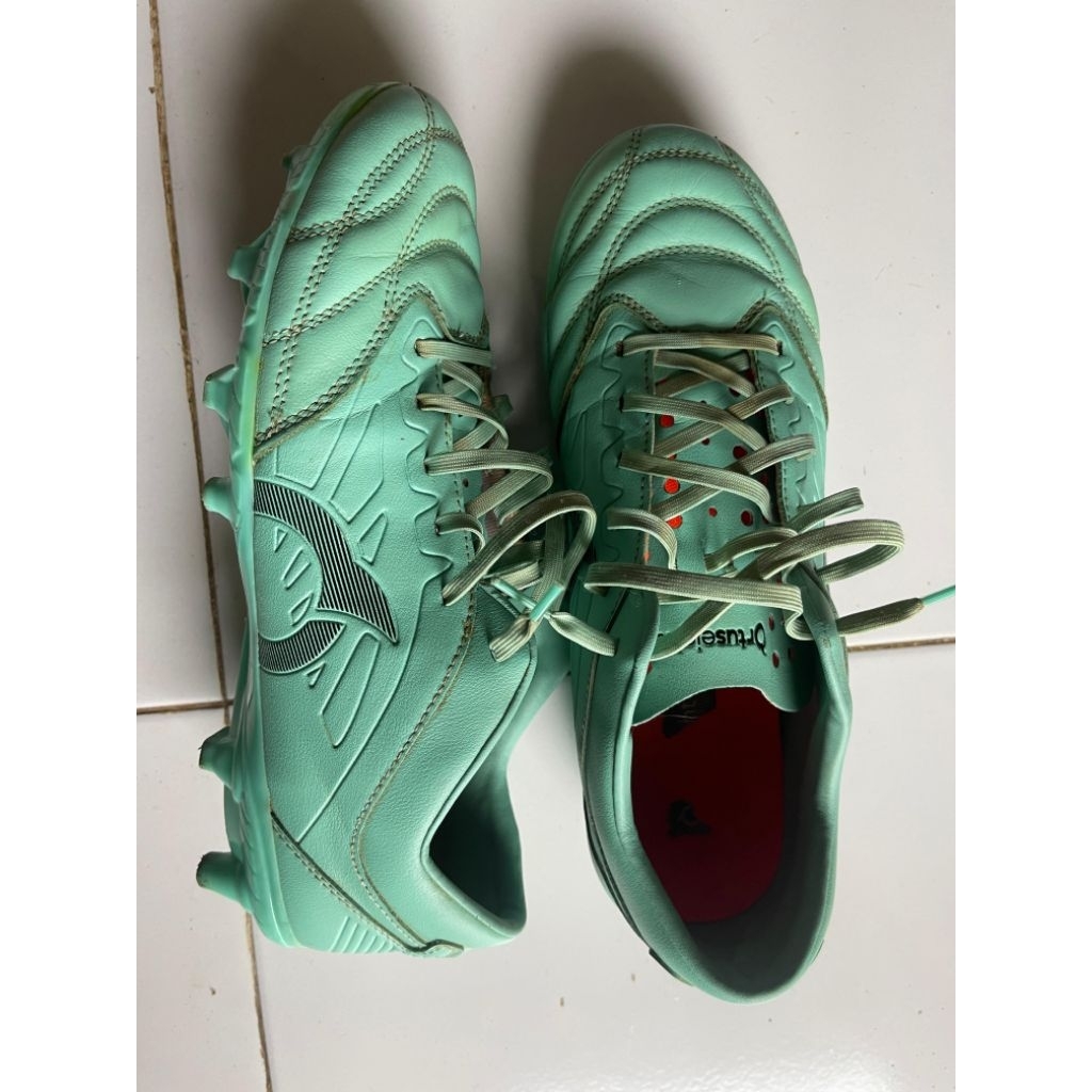 Sepatu Bola Ortus size 42