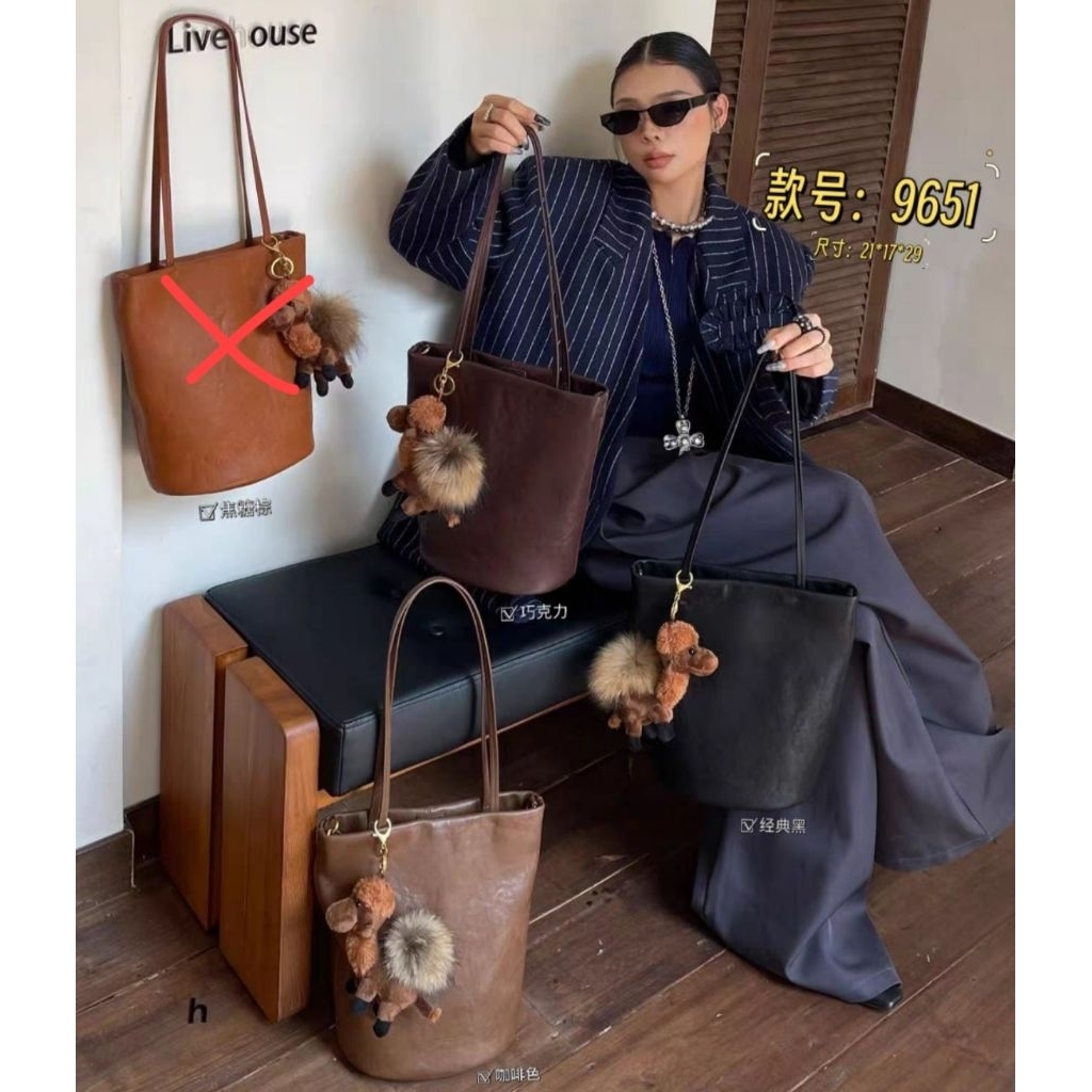 royal cuir tote unta medium