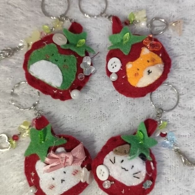 Blossomies - Keychain Flanel Cute colorful Fox Frog Rabbit Cat Aesthetic