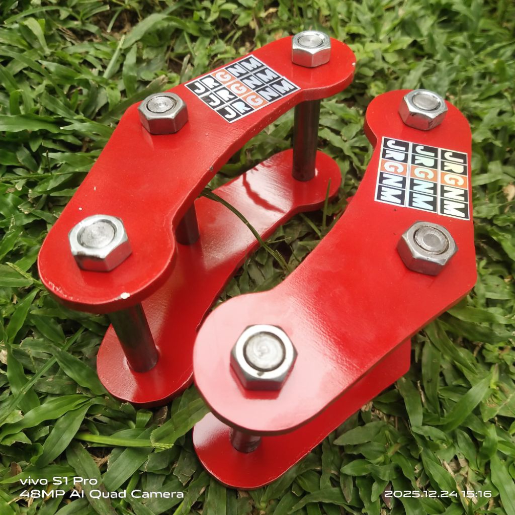 Anting Per Daun / Peninggi Per Mobil 15cm Suzuki Jimny