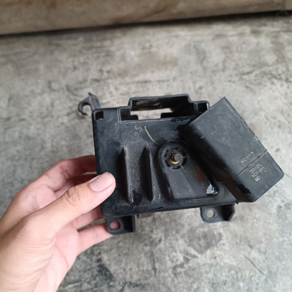 tempat Ki wadah aki box accu honda supra x 125 helm in original copotan motor