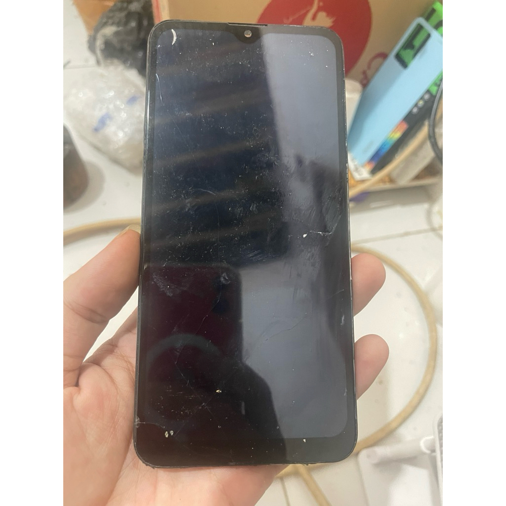 FRAME/TULANG TENGAH/TATAKAN LCD REALME C2 COPOTAN