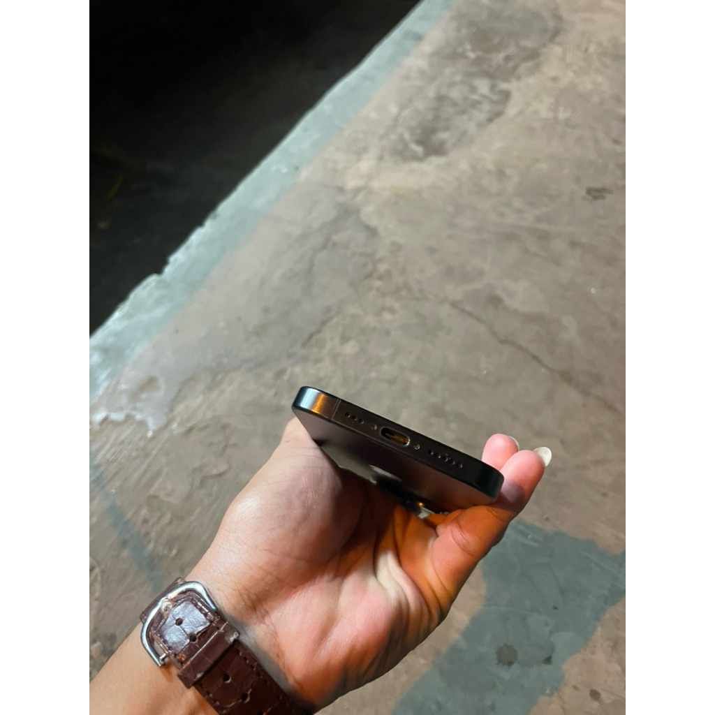 iphone 15 pro (lock icloud)