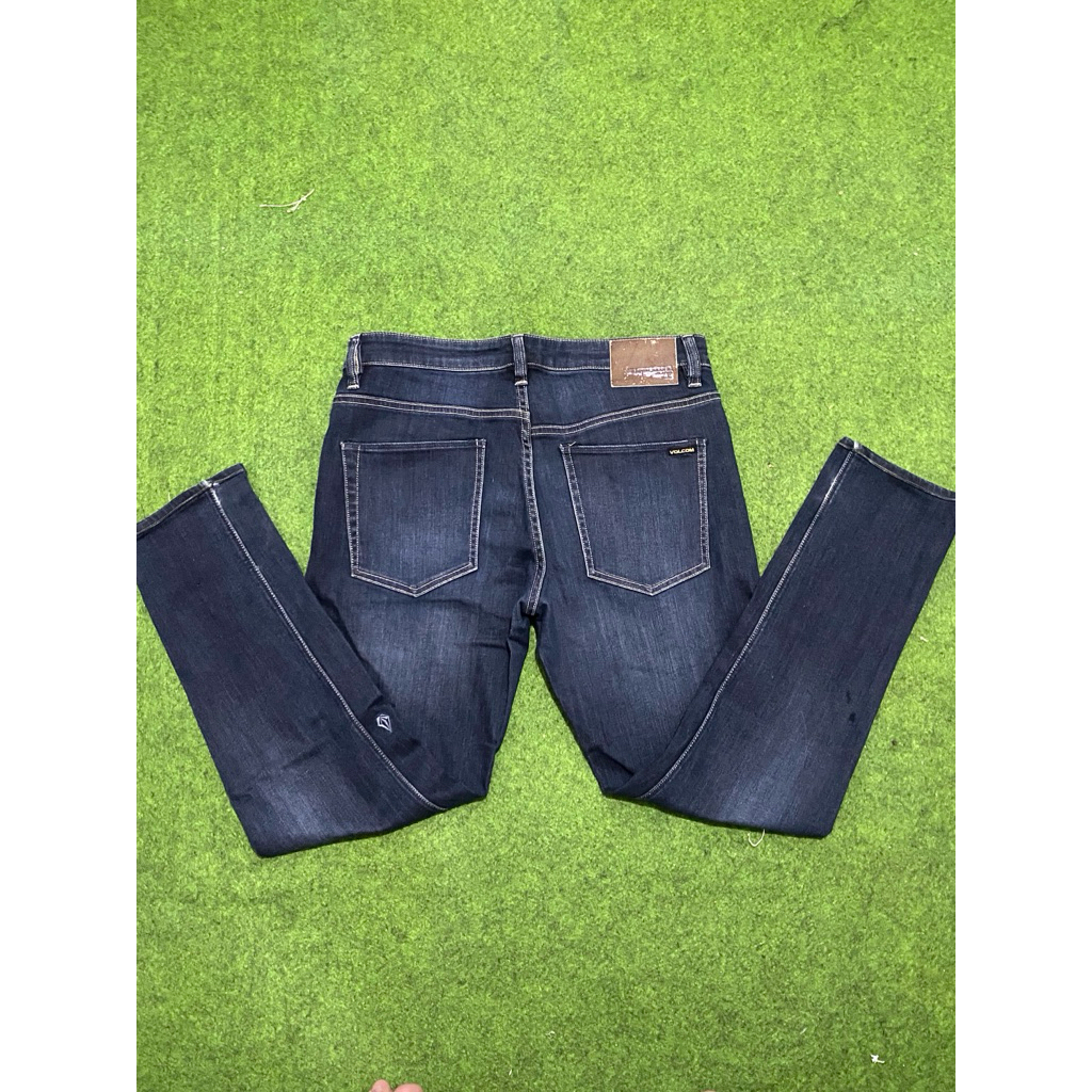 preloved celana volcom