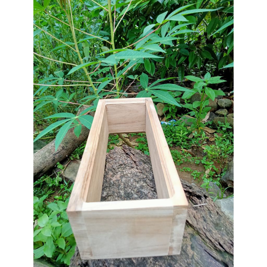 Loster minimalis lubang angin kayu jati murni