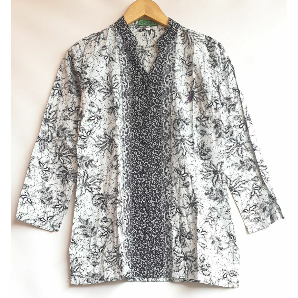 Atasan Kemeja Batik Wanita Lengan Panjang Motif Kombinasi Bunga Like New Preloved Prelove PL