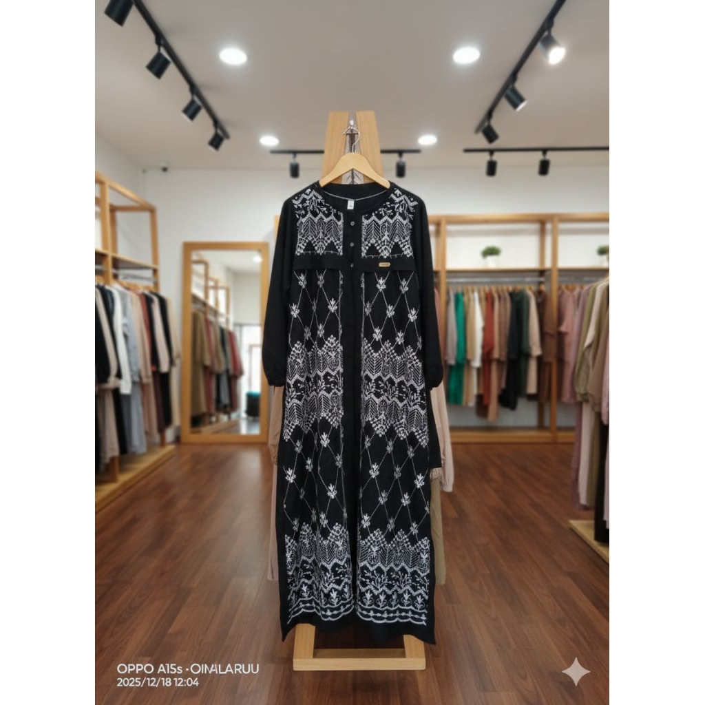 gamis brukat hitam