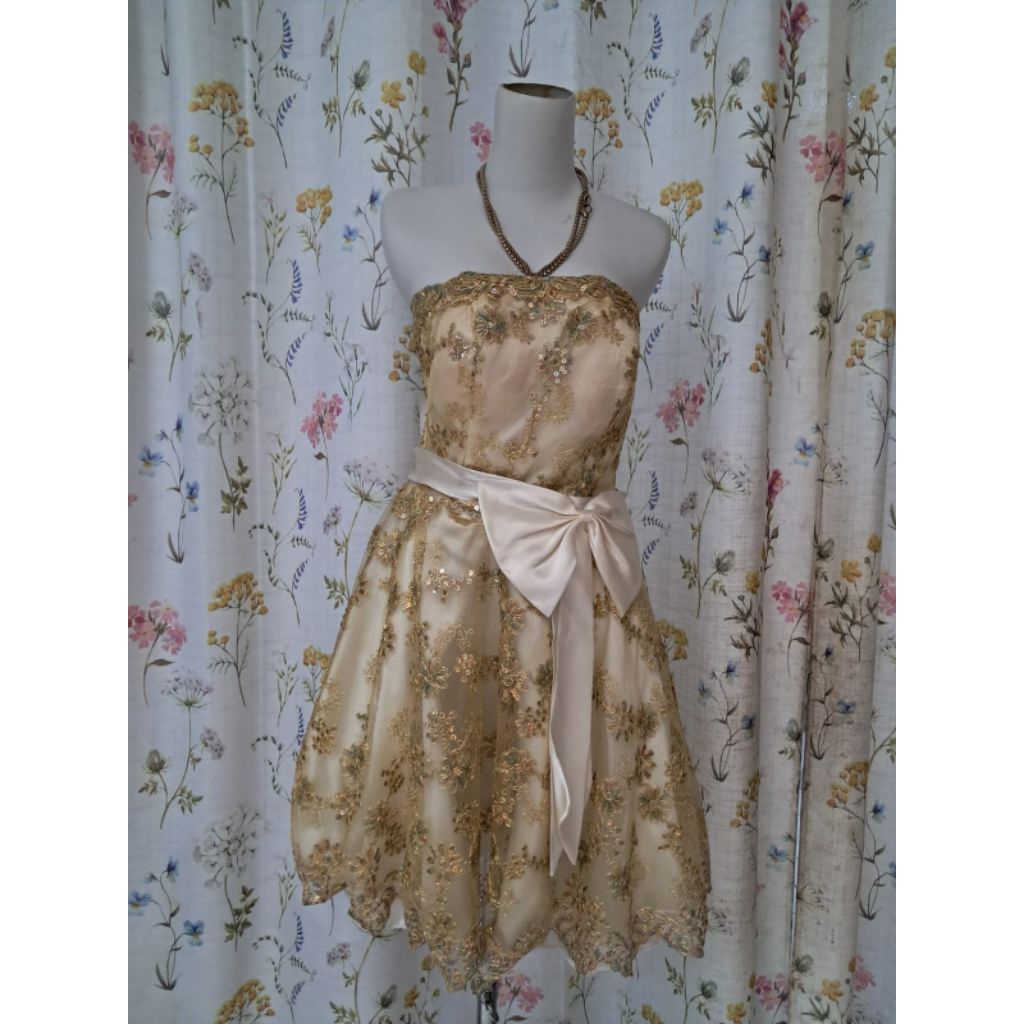 gaun warna gold cute