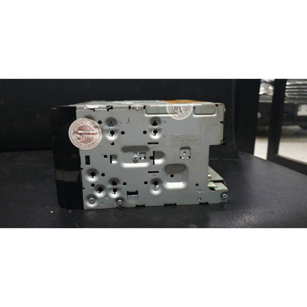Head Unit 2 din Pioneer AVH-1450DVD kondisi rusak
