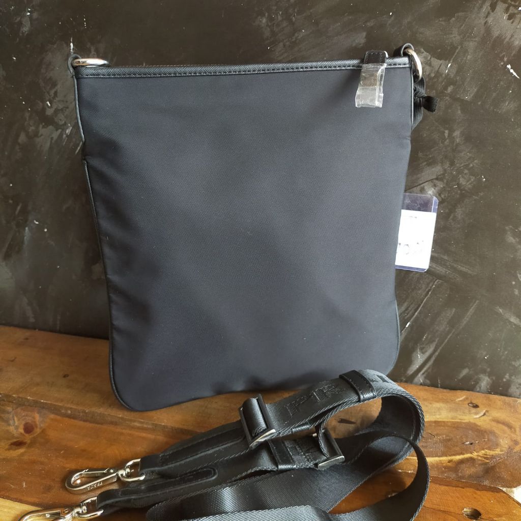 Tas selempang slim nilon pria wanita