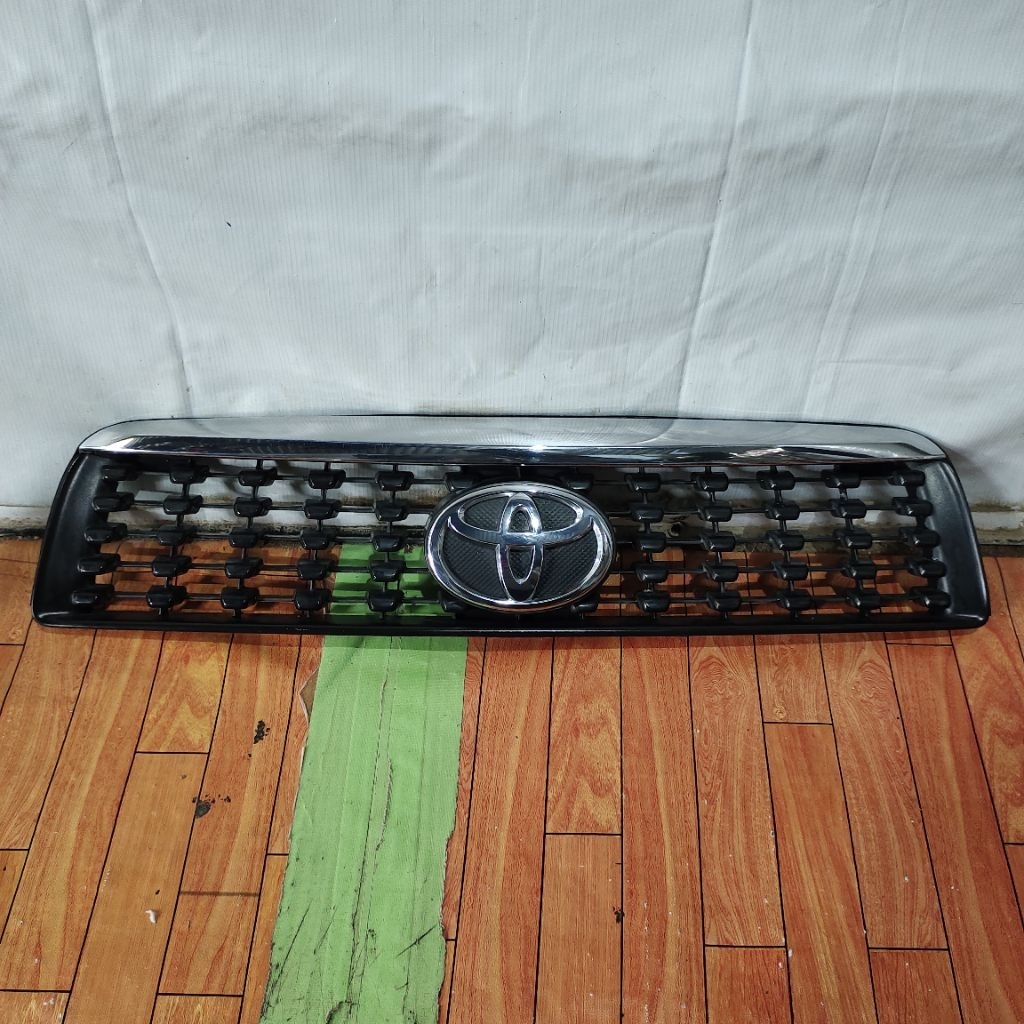Grill Toyota Rush 2012-2015 Original