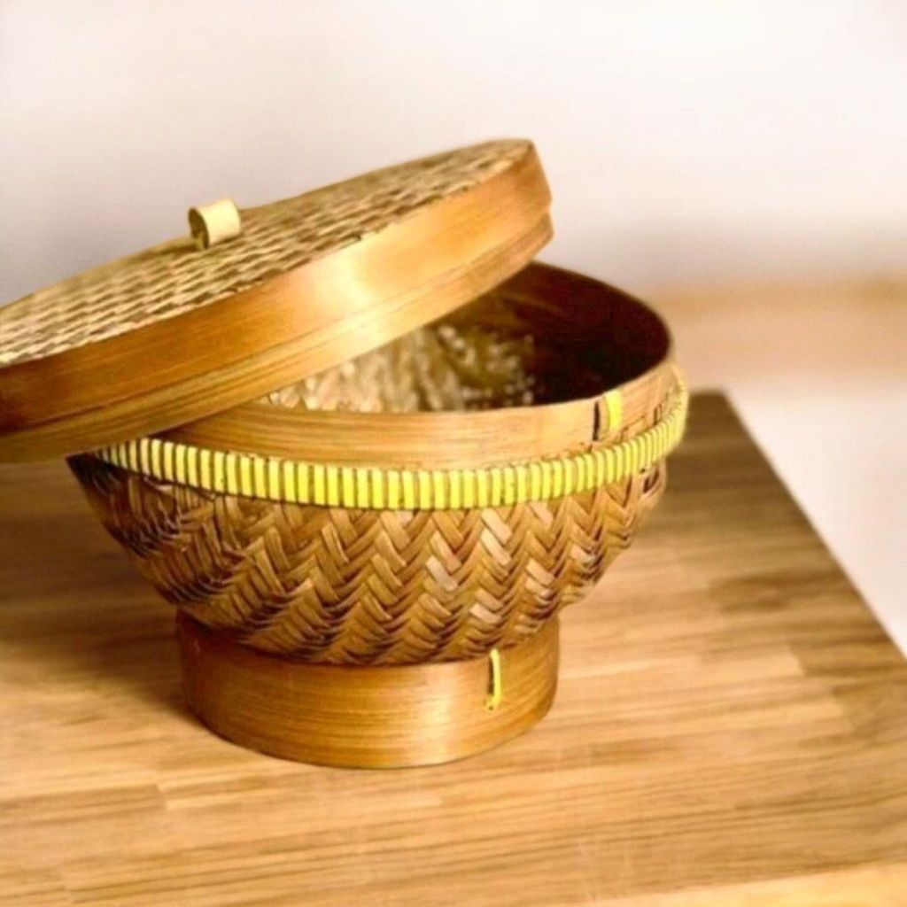 Ceting nasi dan makanan dari anyaman bambu ramah lingkungan