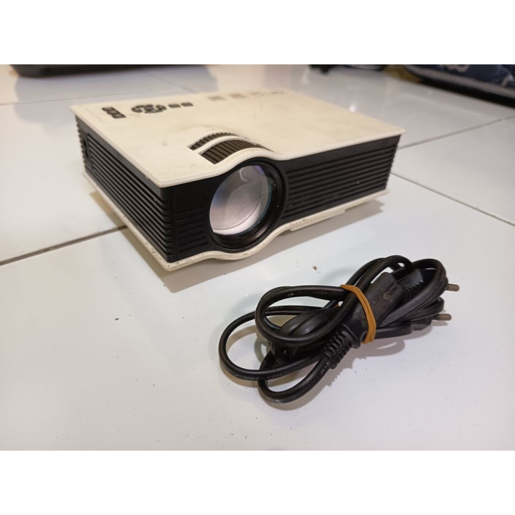 proyektor led mini bekas normal