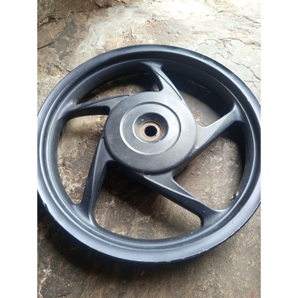 velg belakang original beat