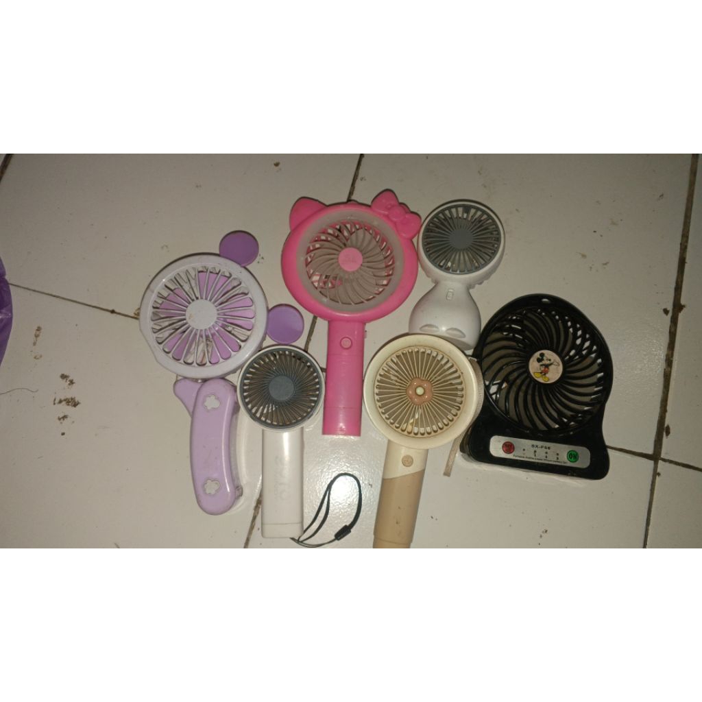 Kipas Angin Mini returan/Gambling Di Cas Masih Nyala murah