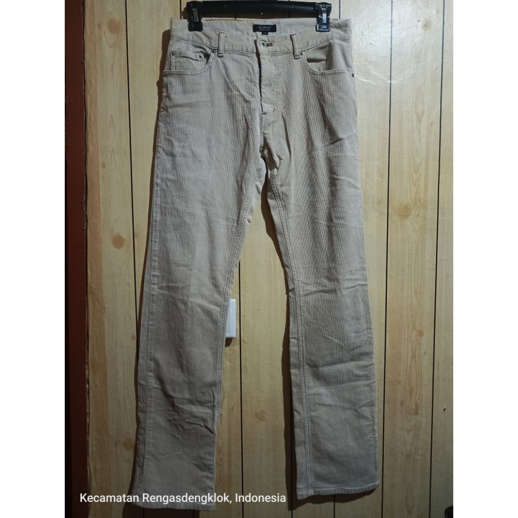 celana Corduroy Burberry
