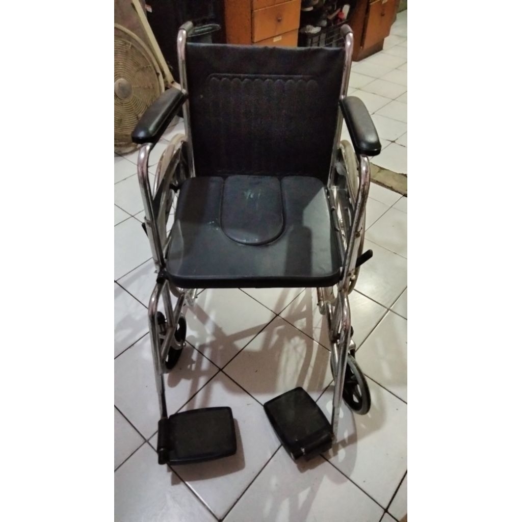 WHEELCHAIR/KURSI RODA 2 IN 1/KURSI RODA SECOND BAGUS MURAH