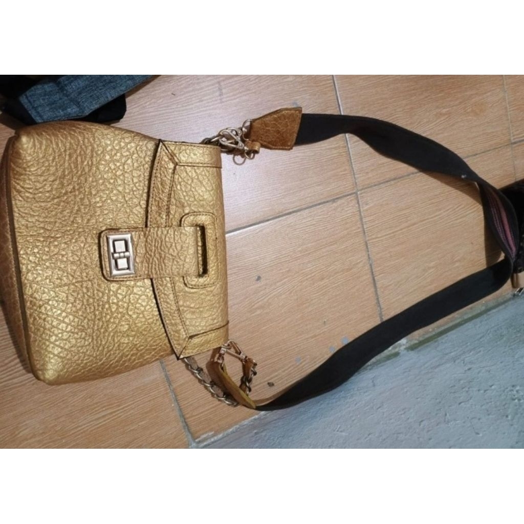 preloved tas gold slempang