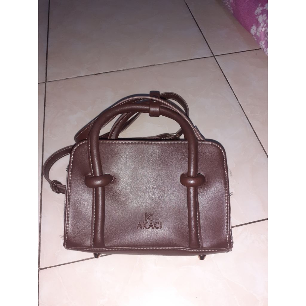 PL tas selempang wanita, Dena Akaci