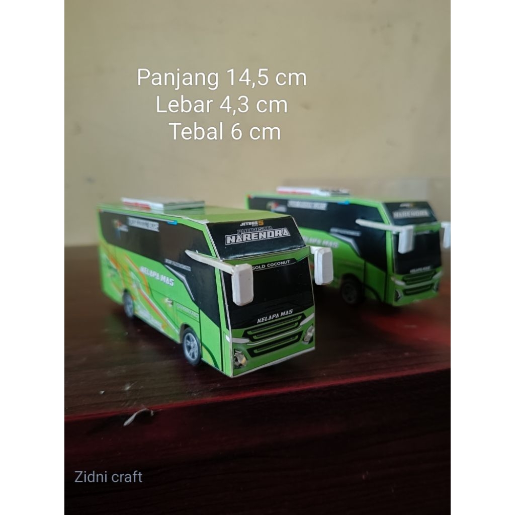 Miniatur Bus Medium (bahan PVC)