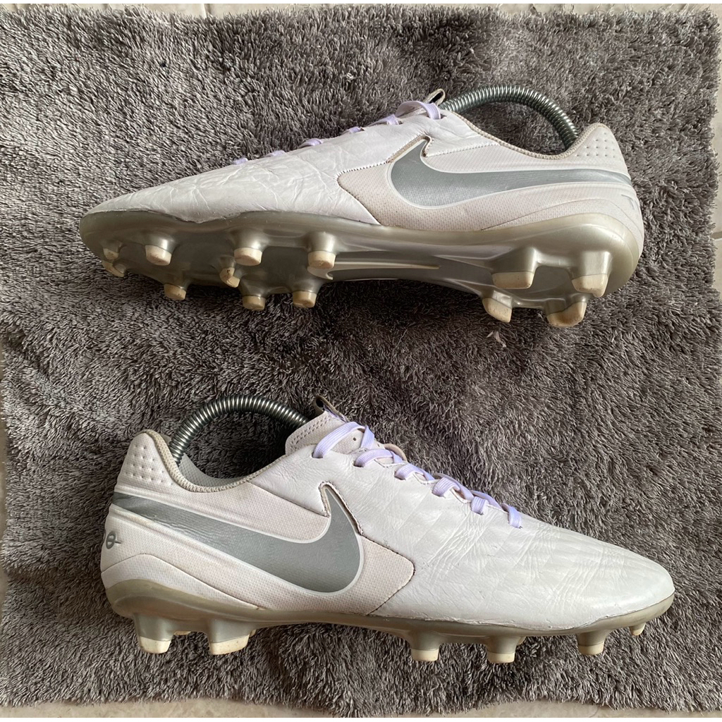 Sepatu bola Nike tiempo Legend 8 Academy FG