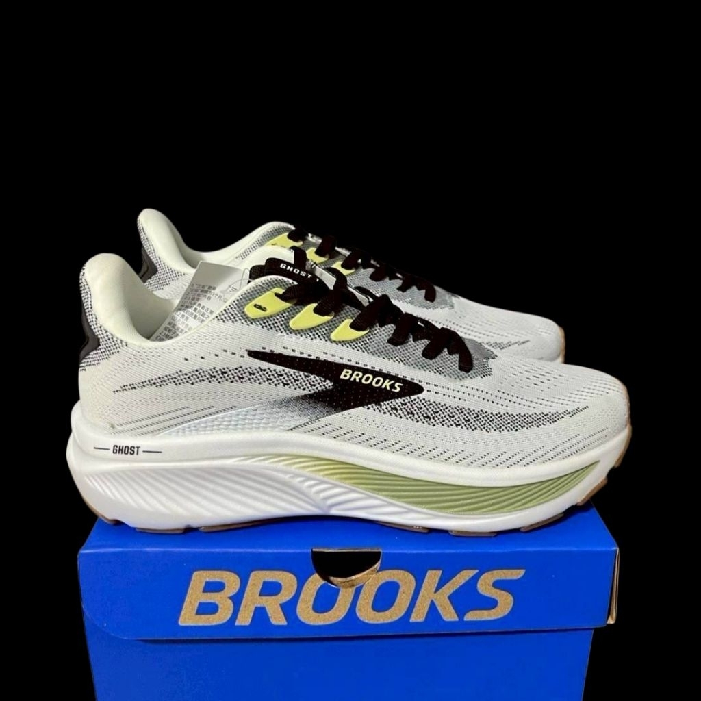 SEPATU BROOKS GHOST 17 WHITE BLACK TEA