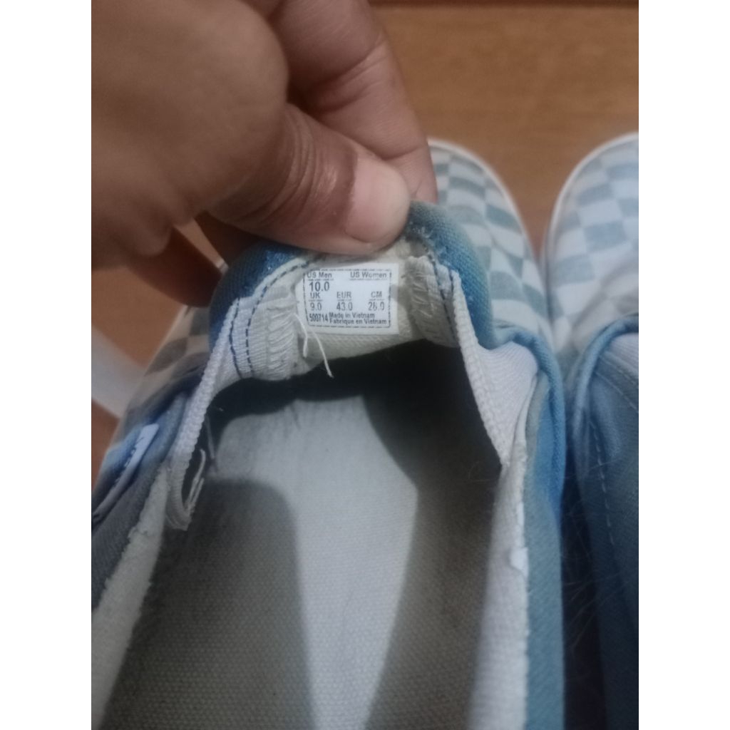 vans checkerboard slip-on