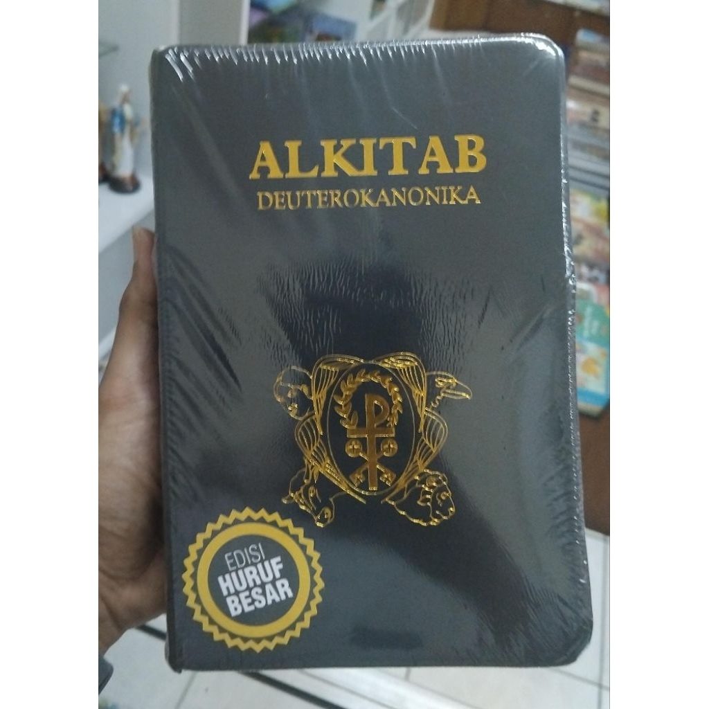 Alkitab edisi huruf besar