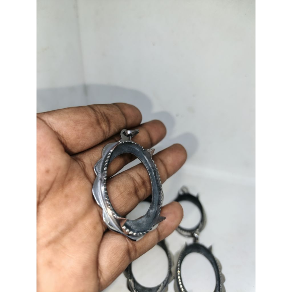 emban liontin monel silver 27x35 model tanam grigi