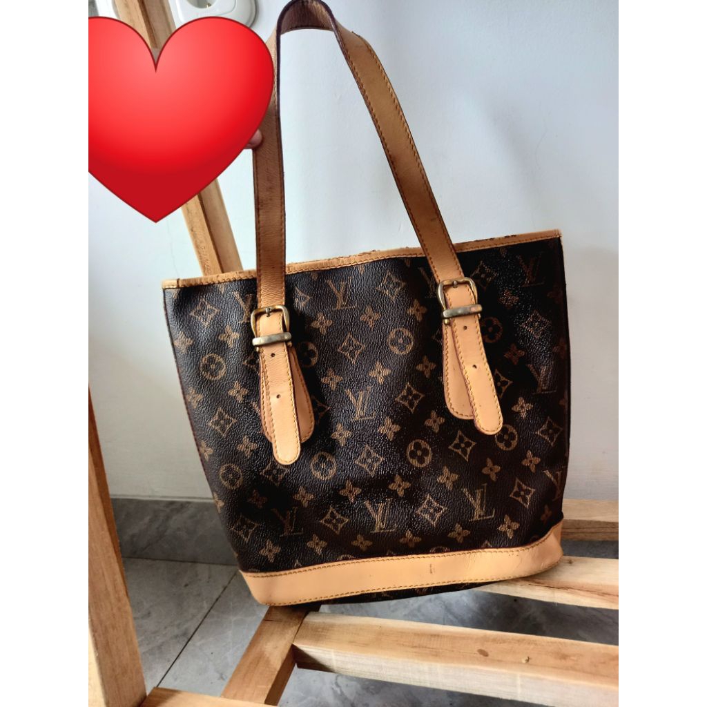 TAS TOTE KULAS LV KULIT BEBONG/B2 MINUS PERLU SPA DAN PERAWATAN