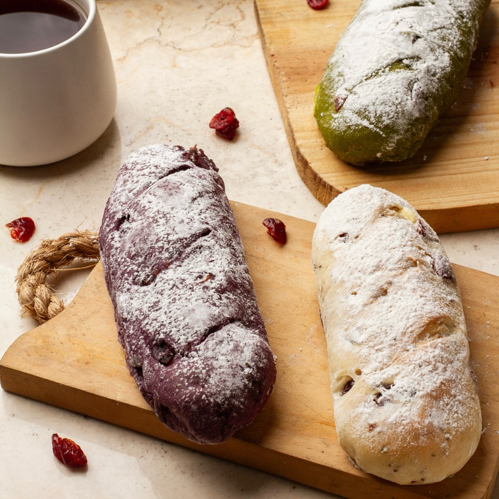 Bogor Raincake - Roti Cranberry Cream Cheese - Taro