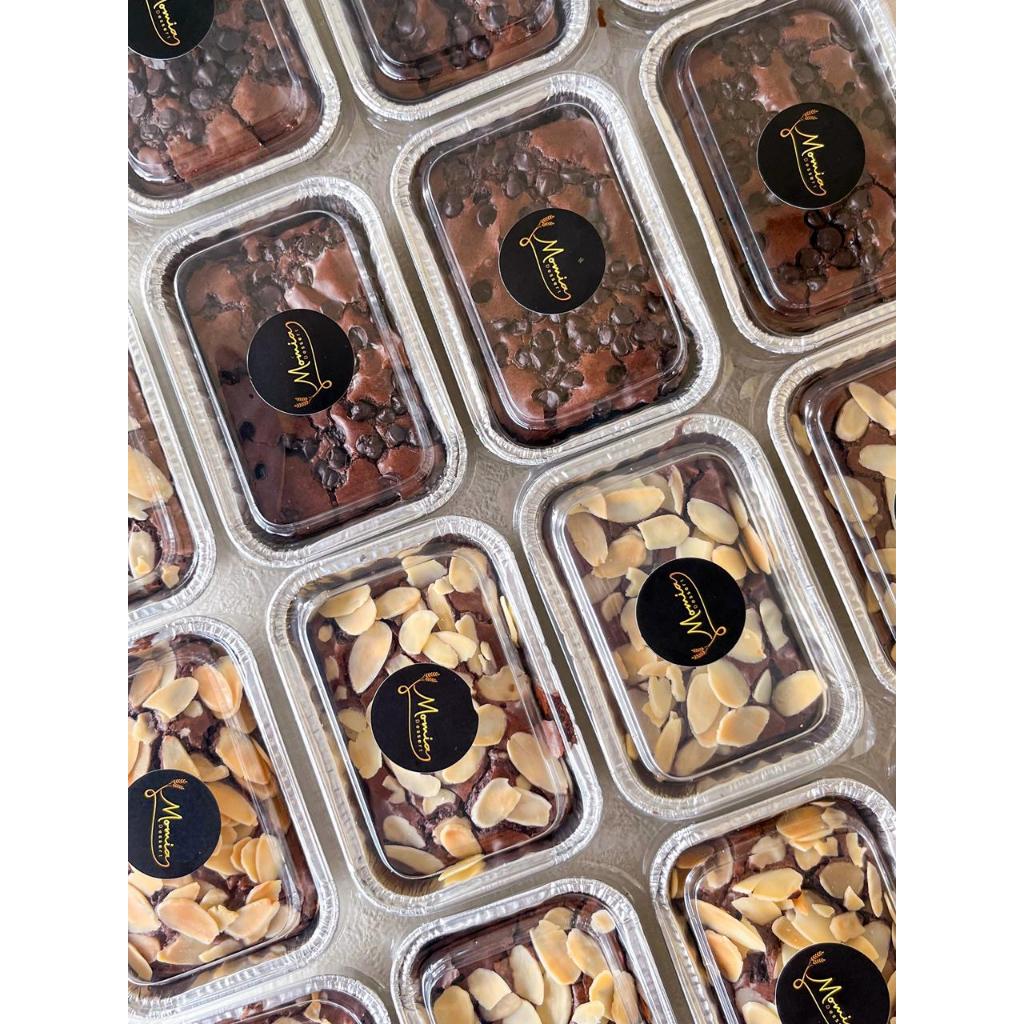 Fudgy Brownies Mini Cup / Gift Hampers / Hampers Brownies / Snack Box