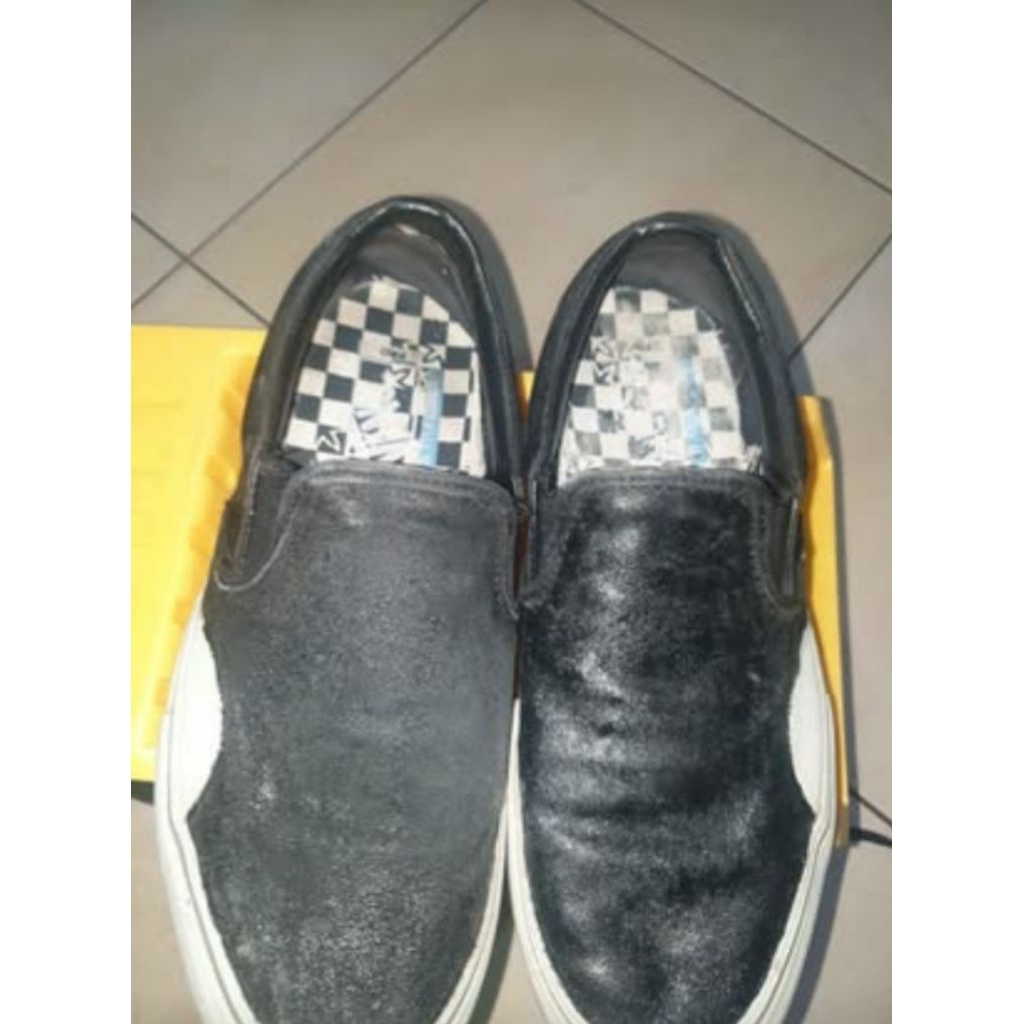 Sepatu Vans slip on x independent