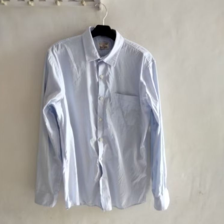 Dockers Kemeja Pria SIZE L dengan Logo Desain Kasual dan Nyaman