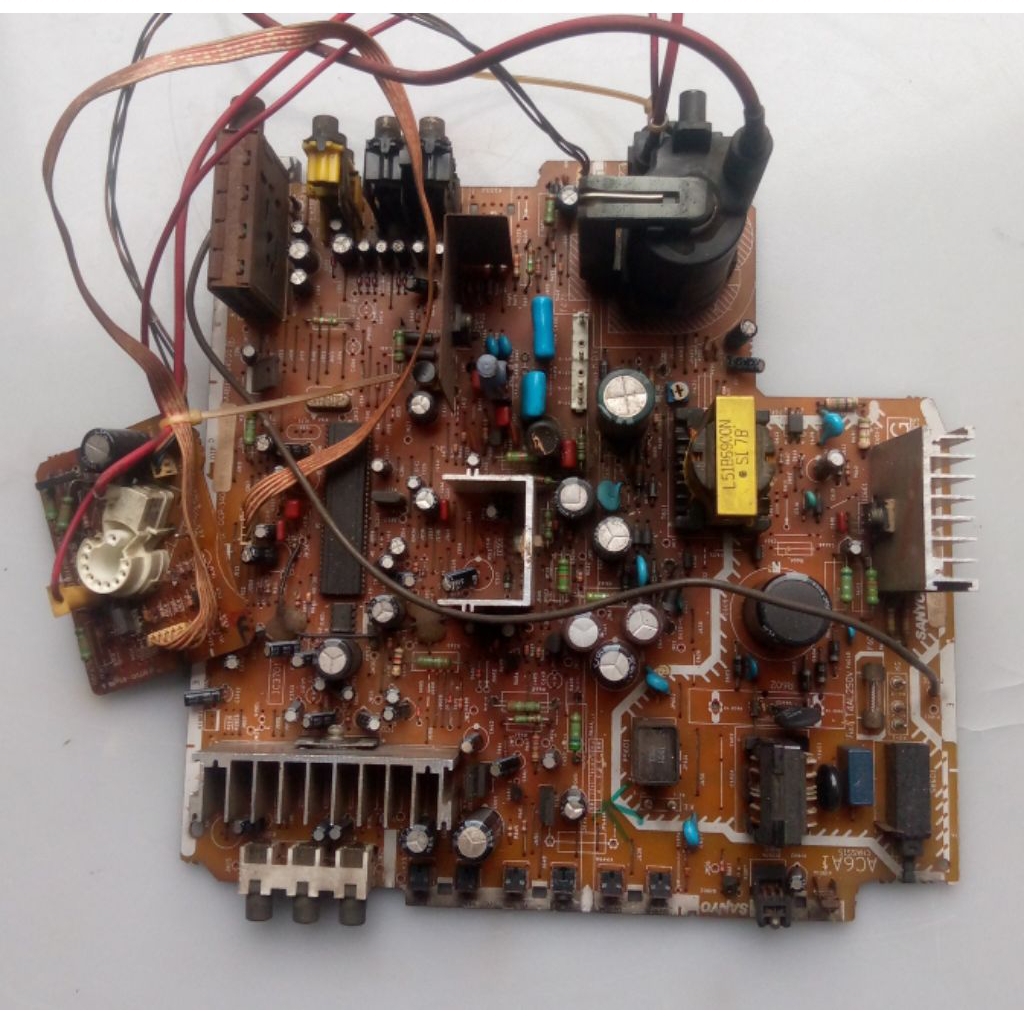 mesin tv Sanyo tabung 21inch,komponen lengkap,cabutan blm test/gambling