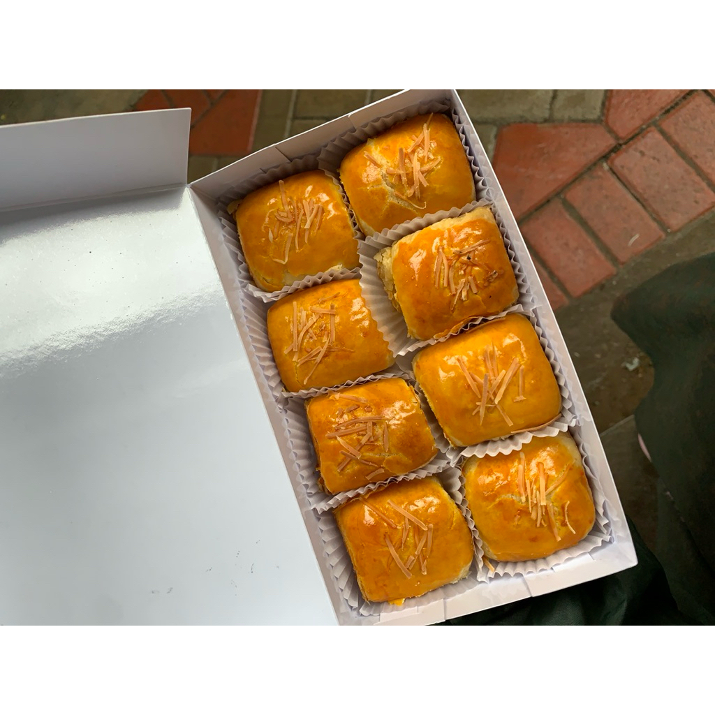 Pia Tape oleh-oleh khas Jember produksi Wika