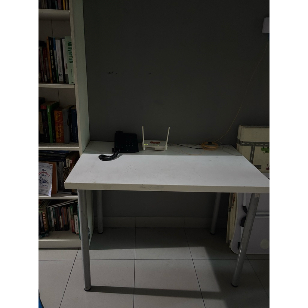 Meja Putih Ikea ADILS/LINNMON