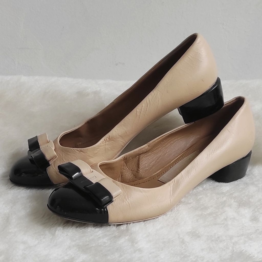 Sepatu kulit Salvatore Ferragamo