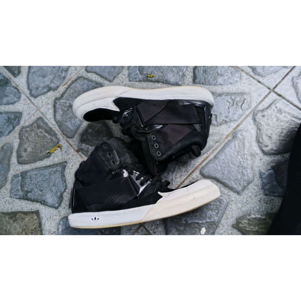 preloved adidas c100 size 42-43(27cm)