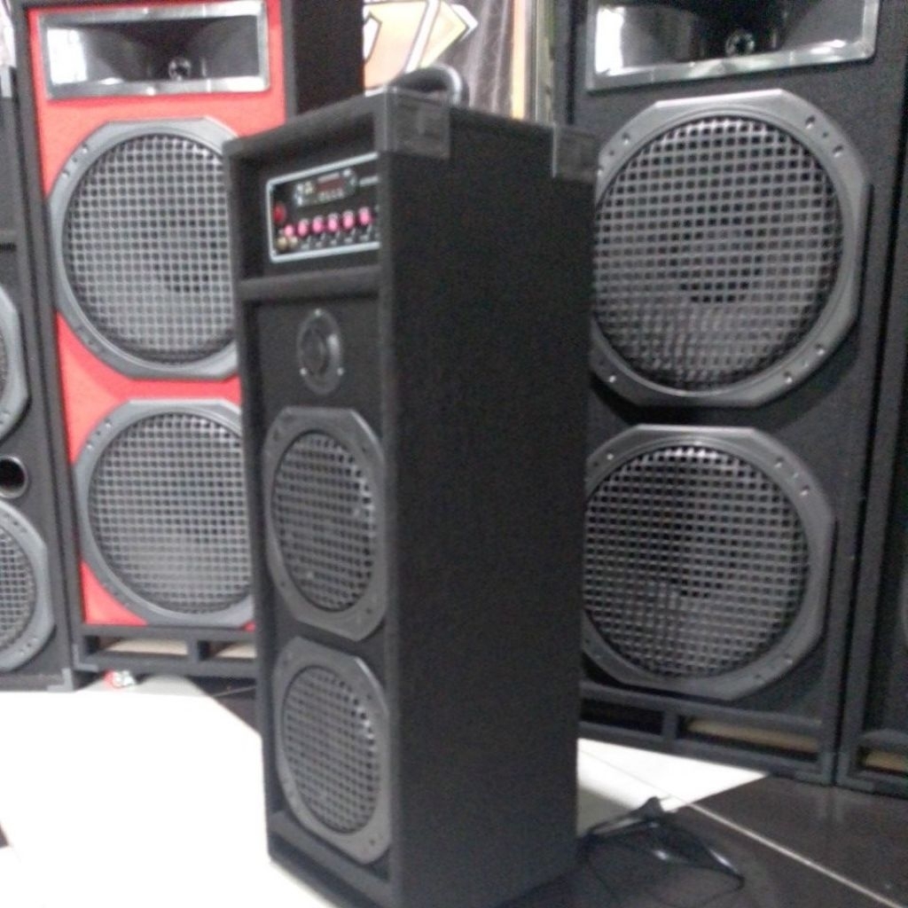 Aktif speaker 8 inch dobel woofer sudah bluetooth dan subwoofer bass mantap glerr dan horeg