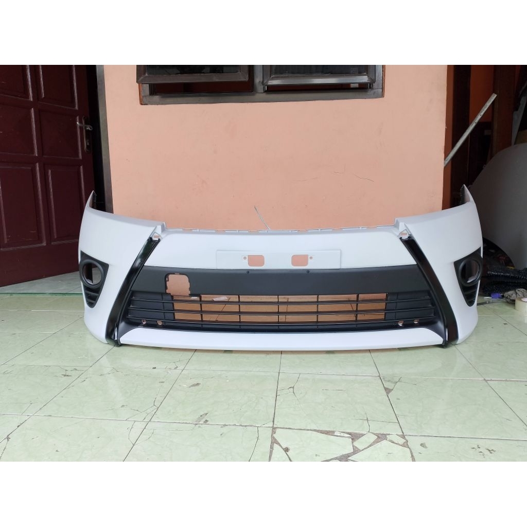 bemper depan Yaris tahun 2015