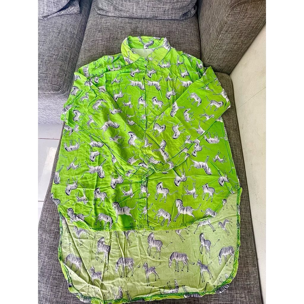 kemeja wanita oversize motif zebra