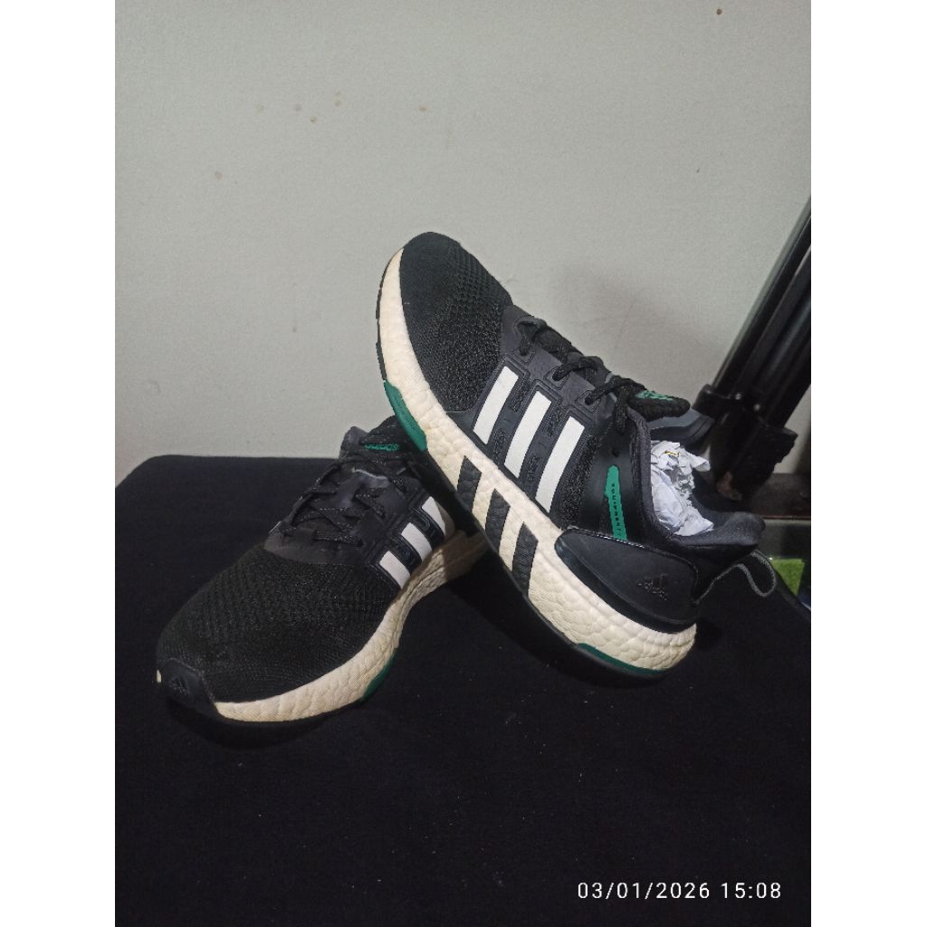 sneaker, sepatu adidas running Equipment plus warna hitam outsole putih size 40.5 insole 250 cm prel