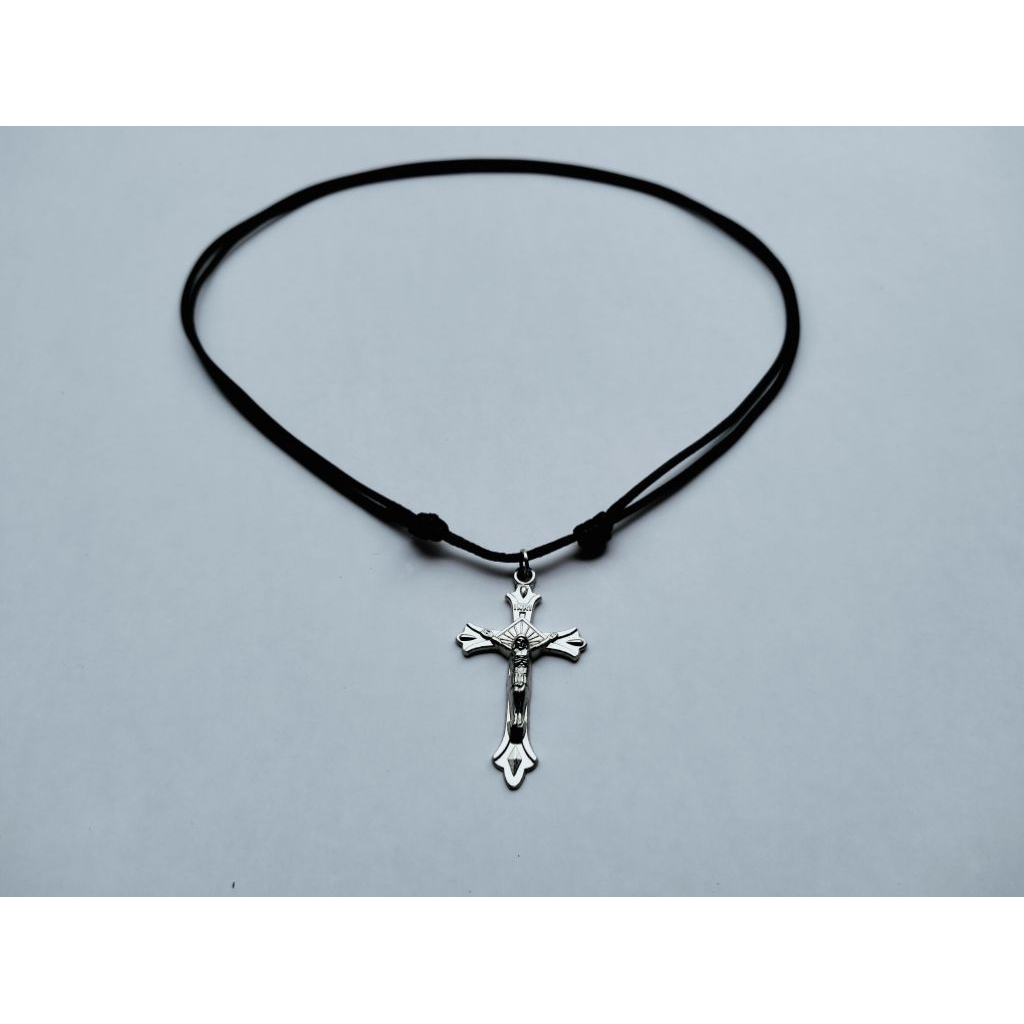 K8 KALUNG TALI HITAM POLOS SALIB TITANIUM SILVER ANTI KARAT