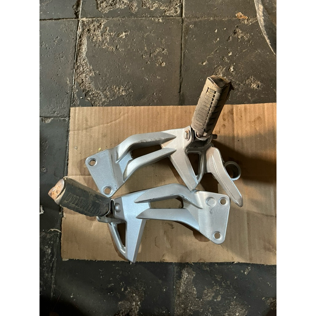 Postep Footstep Pijakankaki Belakang Jupiter Z 5TP ori bekas