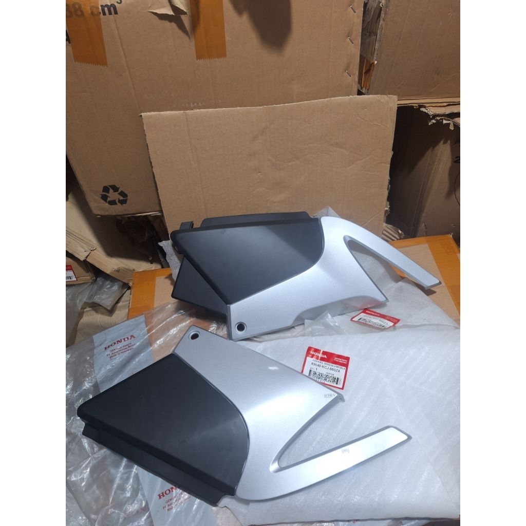 Cover tepong box akiii samping pinggir honda tiger revo tirev silver original ahm honda 83540 83640 