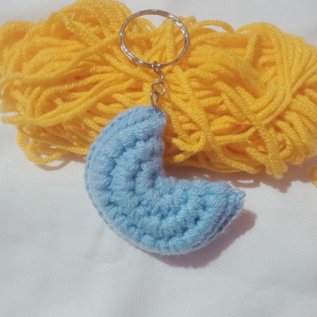 Gantungan Kunci bulan|gantungan kunci rajut|gantungan kunci lucu|souvenir gantungan