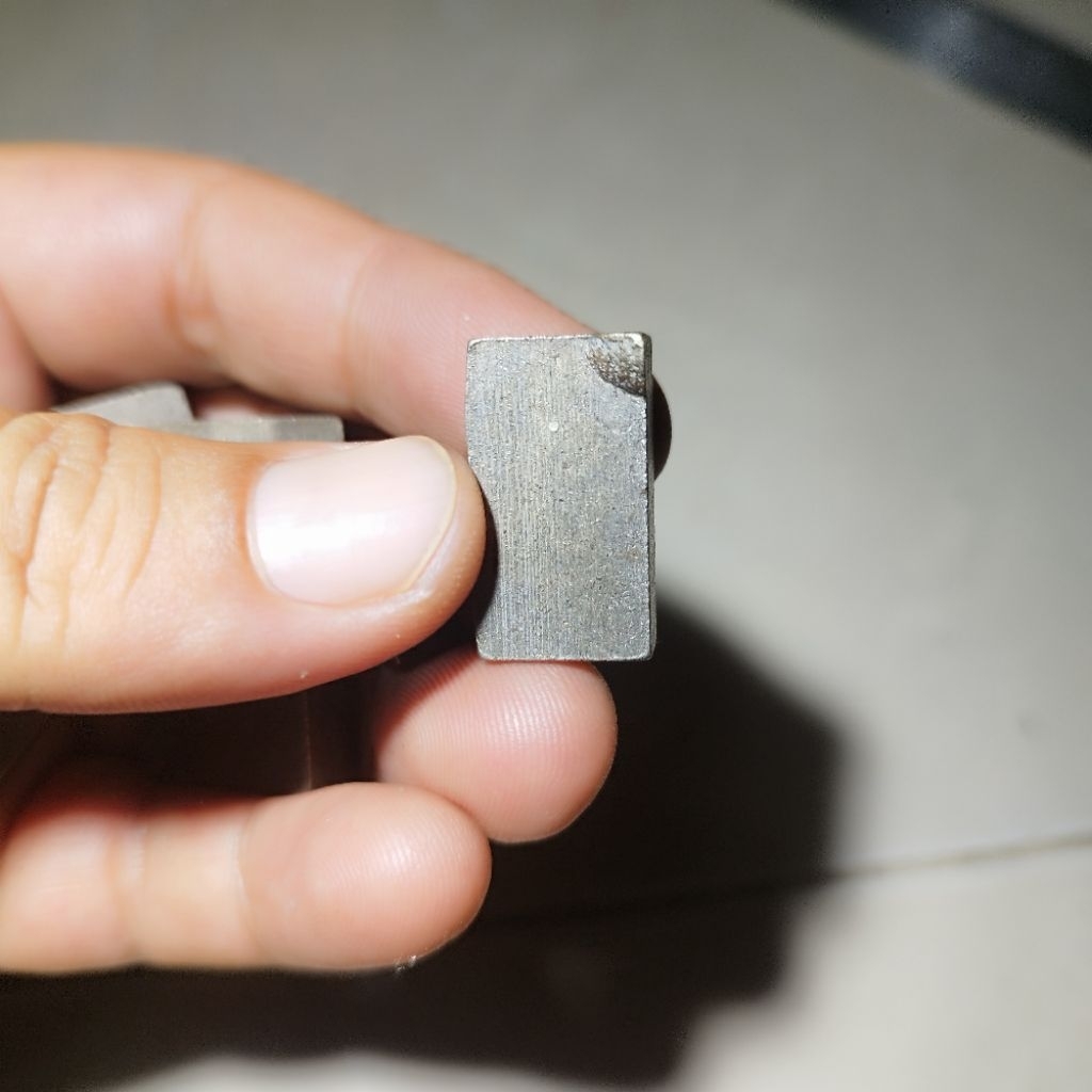 1 Biji DIAMOND Segmen Baru RIJEK Pabrik tebal 7 mm 24*13*7 Sumur Bor Segmen Mata Coring Diamond Ande