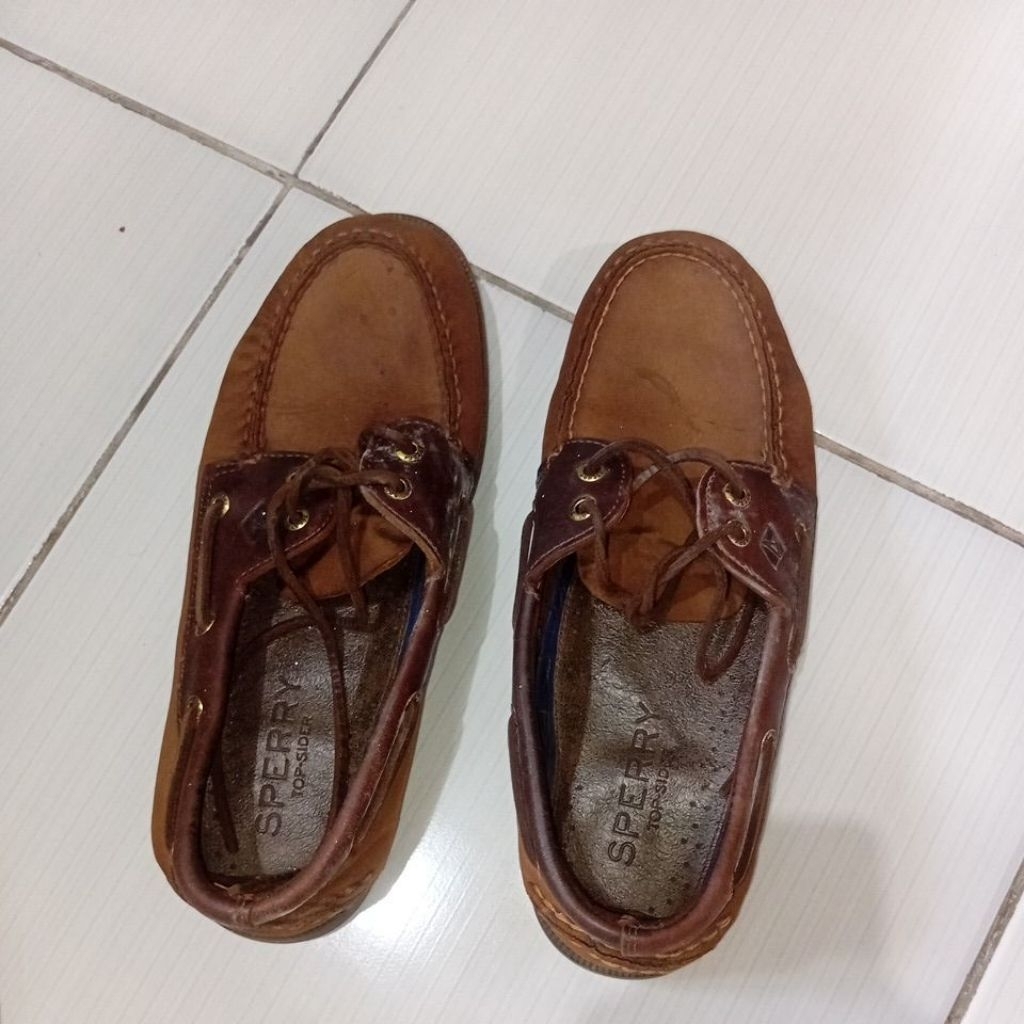PL sepatu Sperry ukuran 42